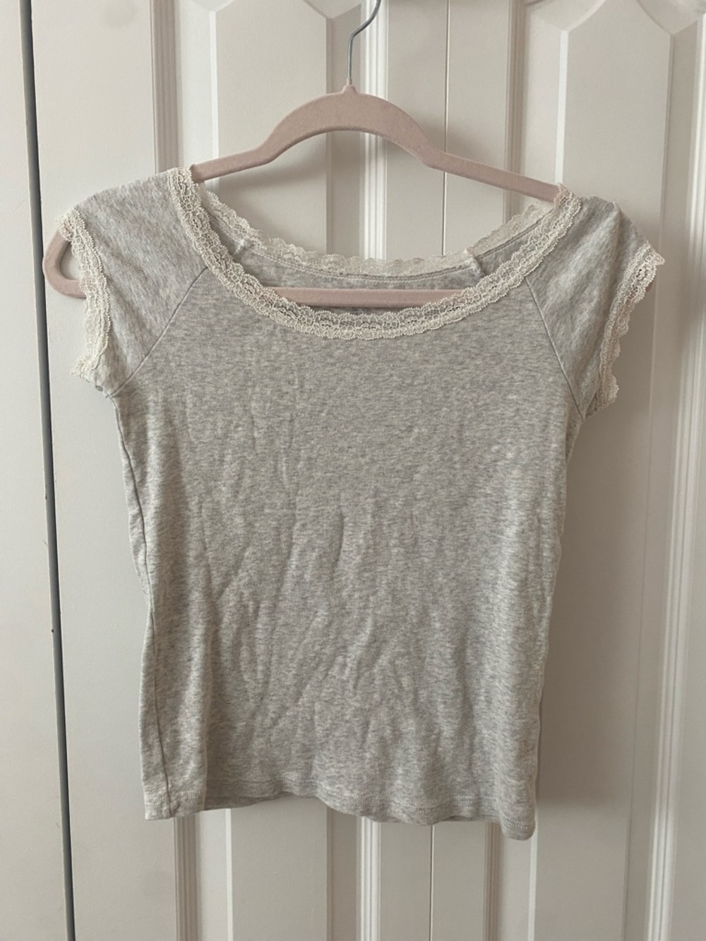 Brandy Melville Lace Trim Short Sleeve Top - Light Gray